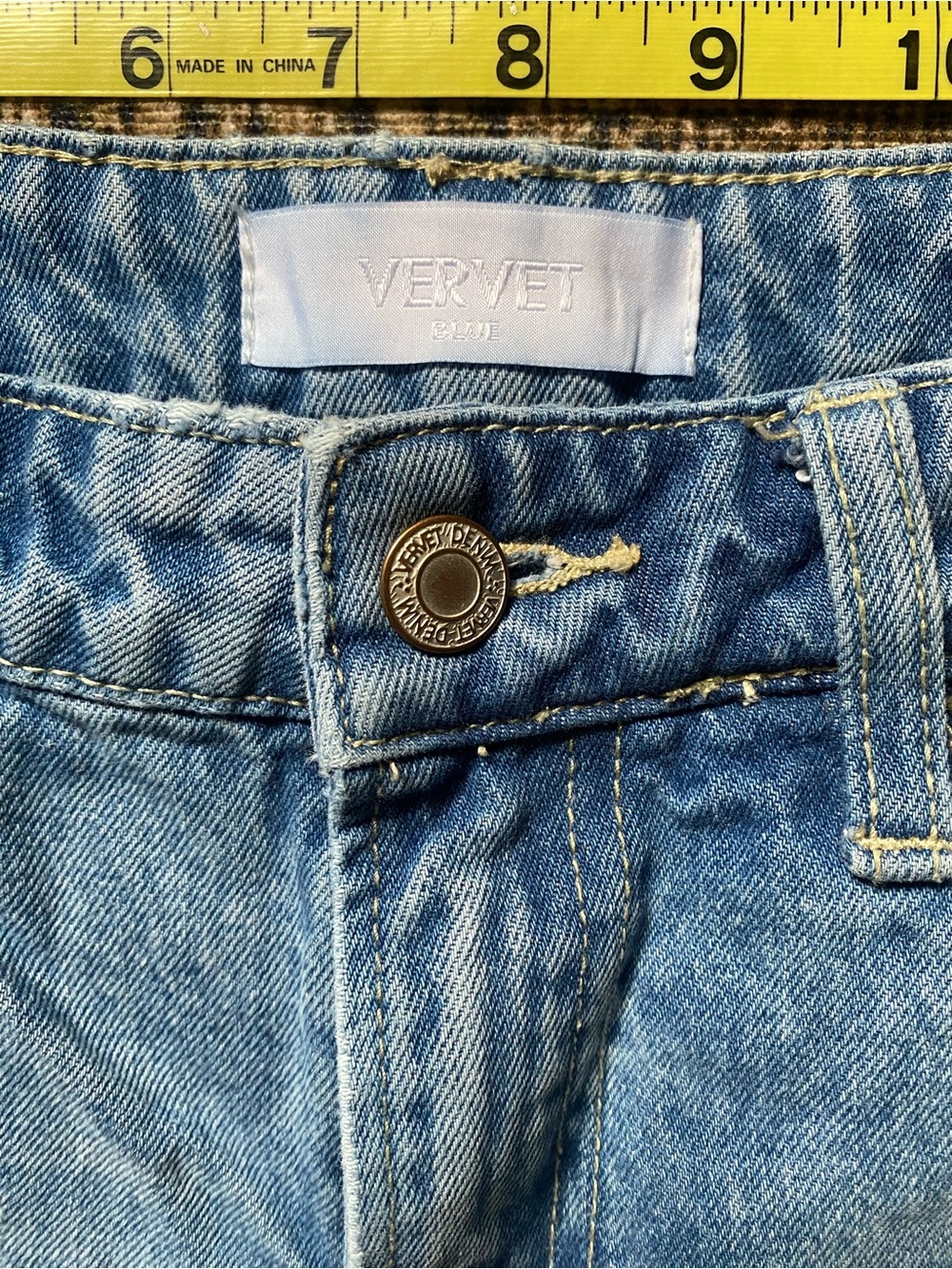 Relaxed Light Blue Barrel Distressed Women's Jeans - Picture 3 of 5
